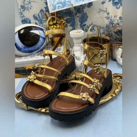 🆕 MARC JACOBS 🧿 NWOB The Daisy Gold Buckle Black Lug Sole Sandals, Sz 9M - Picture 9 of 16